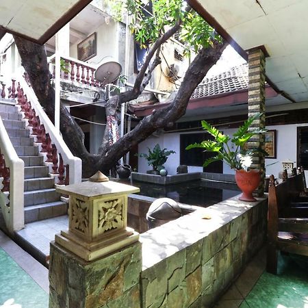 Borneo Hostel Jakarta Exterior photo