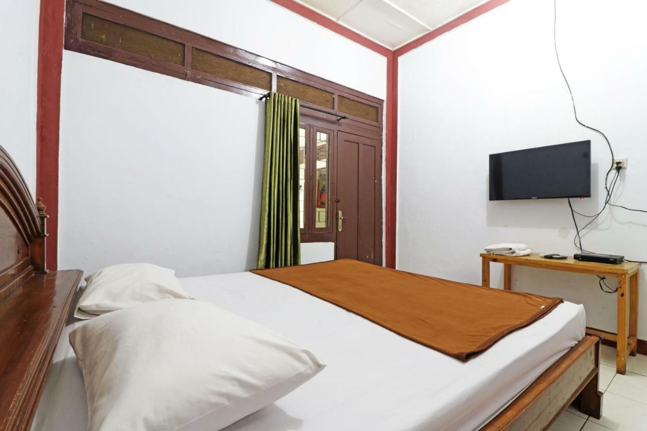 Borneo Hostel Jakarta Exterior photo