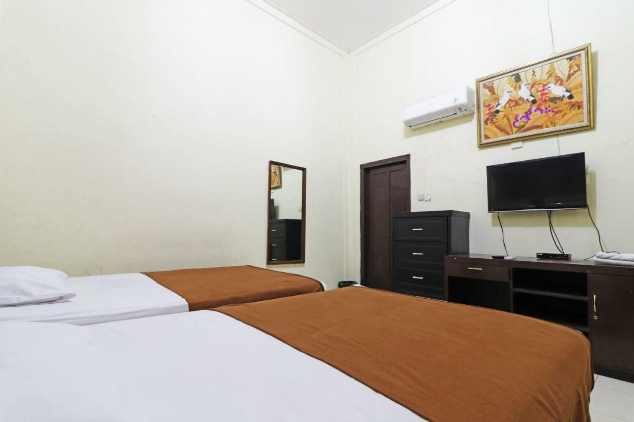 Borneo Hostel Jakarta Exterior photo