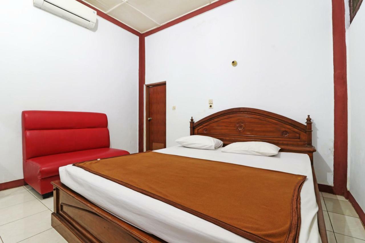 Borneo Hostel Jakarta Exterior photo