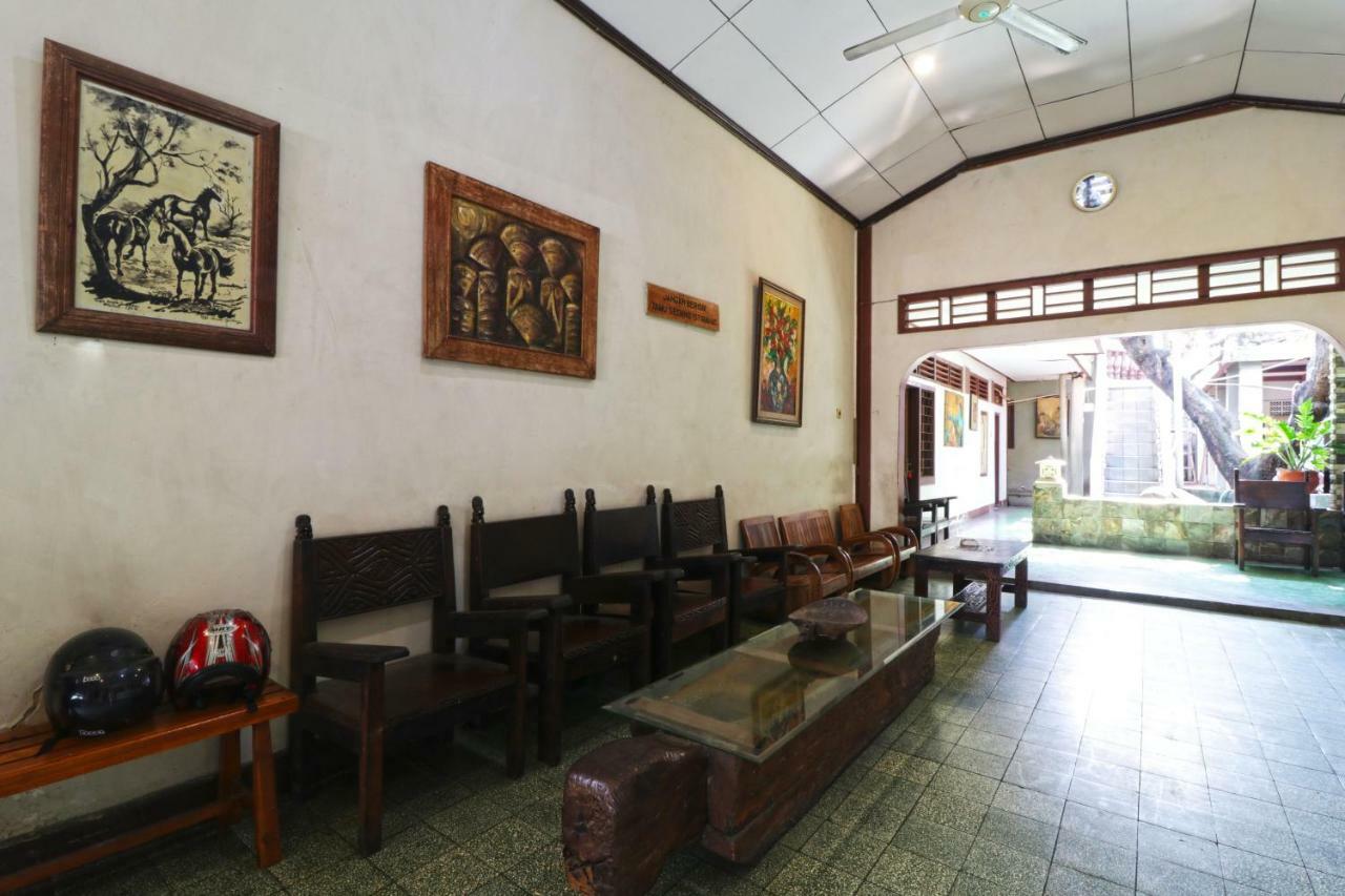 Borneo Hostel Jakarta Exterior photo